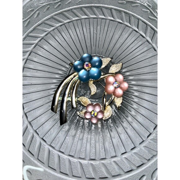 Vintage Jewelry Lot. Silver Filigree Bow Pin. Flower Brooch W/ Pink, Blue Flower - Picture 8 of 8